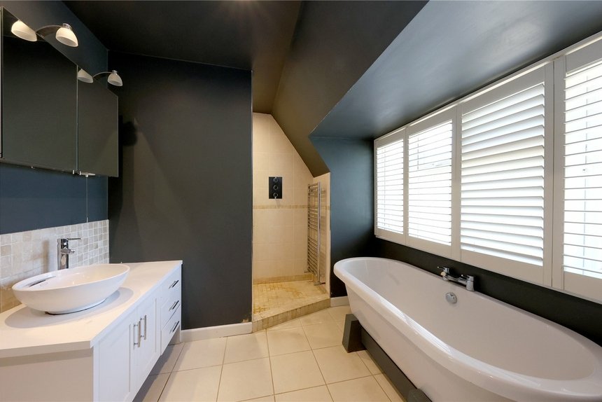 for sale dukes wood drive london 68762 - Gibbs Gillespie