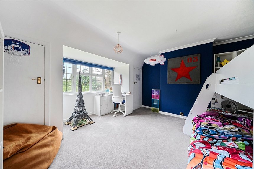 for sale dukes wood drive london 68762 - Gibbs Gillespie