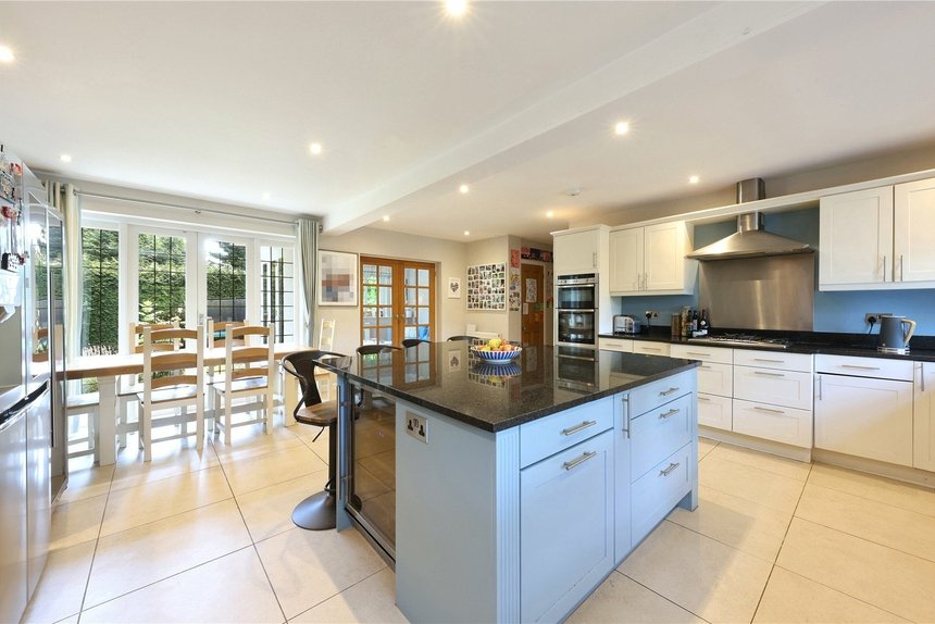 for sale dukes wood drive london 68762 - Gibbs Gillespie