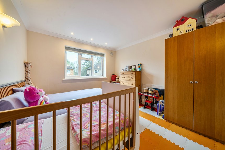 sold willow tree close london 69007 - Gibbs Gillespie