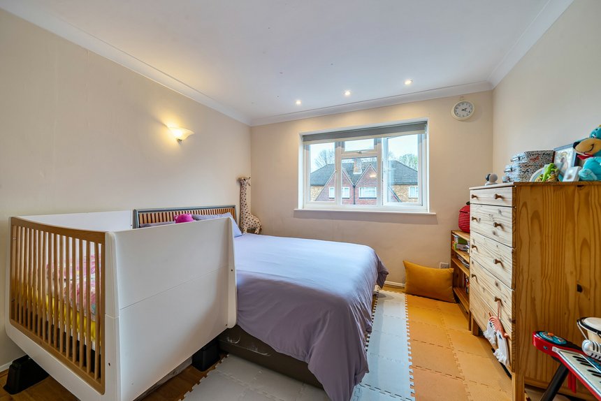 sold willow tree close london 69007 - Gibbs Gillespie