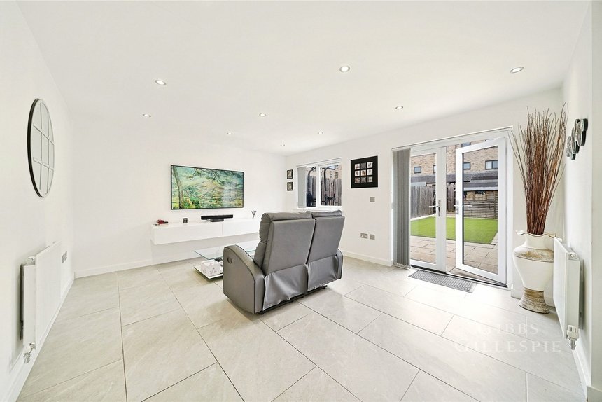 to let fenton road london 69102 - Gibbs Gillespie