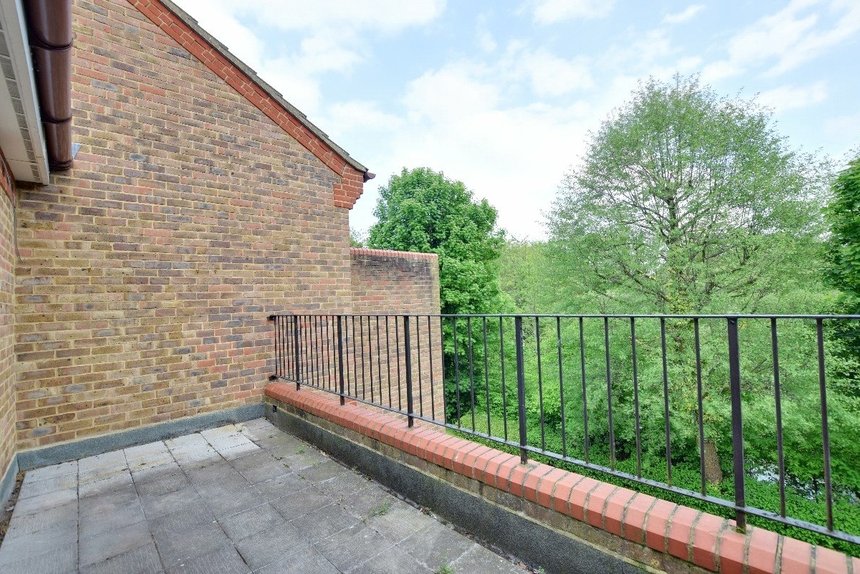 for sale salters close london 69113 - Gibbs Gillespie