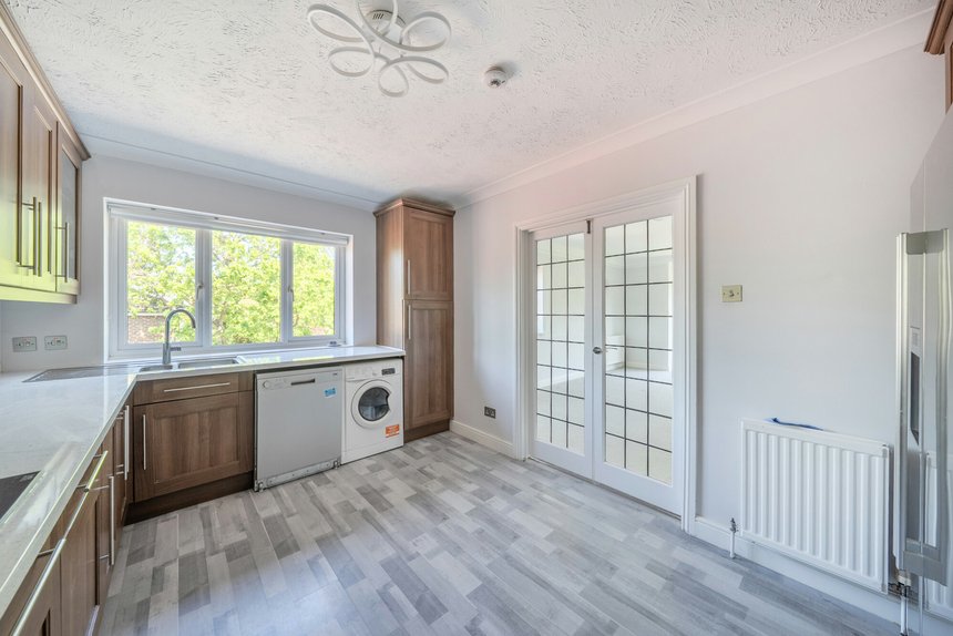 under offer eastbury avenue london 69316 - Gibbs Gillespie
