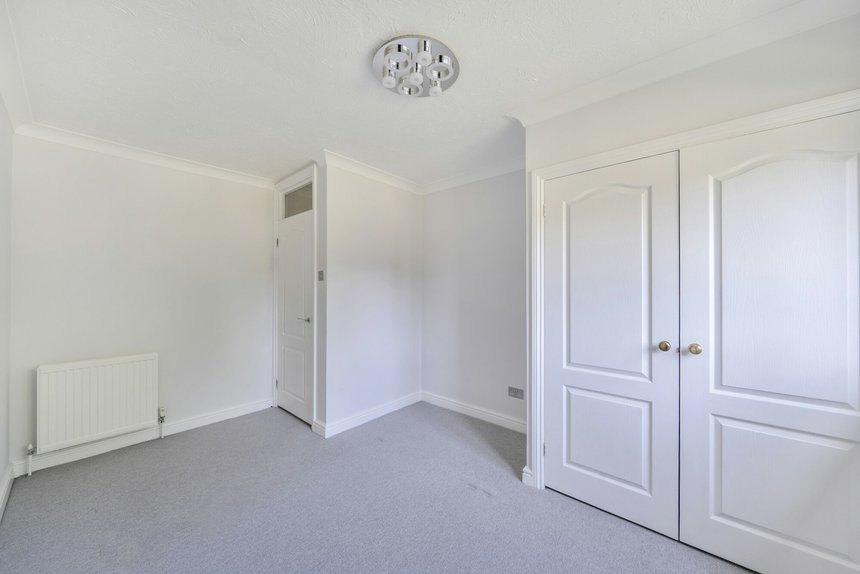 under offer eastbury avenue london 69316 - Gibbs Gillespie