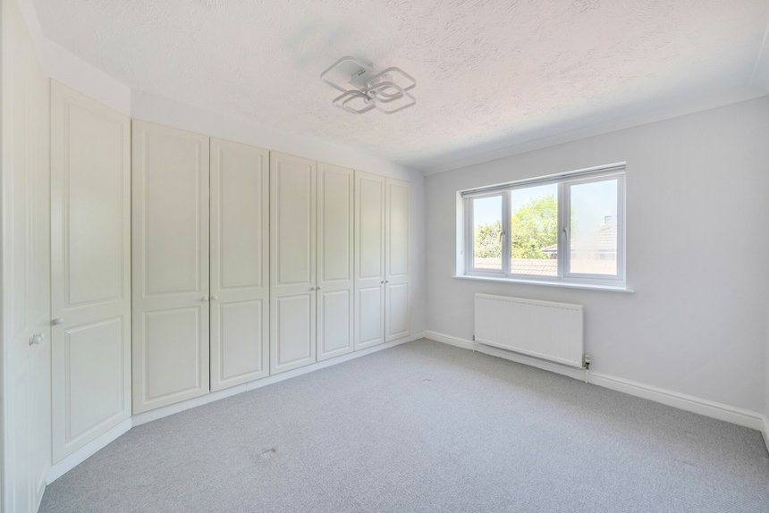 under offer eastbury avenue london 69316 - Gibbs Gillespie