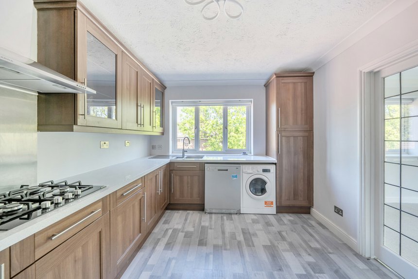 under offer eastbury avenue london 69316 - Gibbs Gillespie