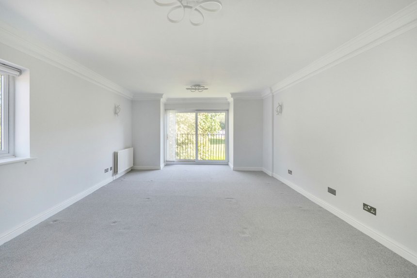 under offer eastbury avenue london 69316 - Gibbs Gillespie