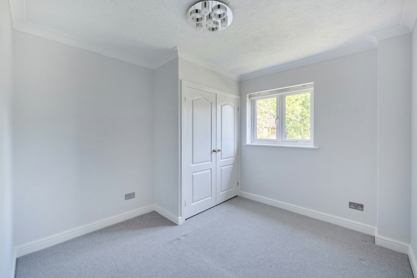under offer eastbury avenue london 69316 - Gibbs Gillespie