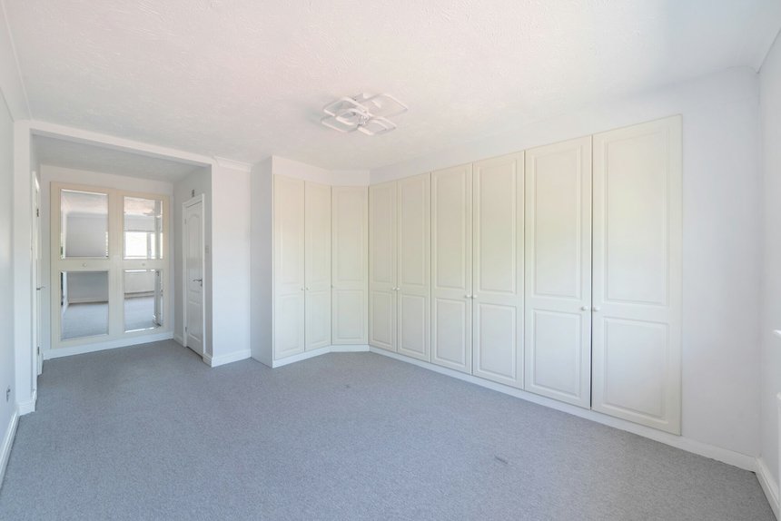 under offer eastbury avenue london 69316 - Gibbs Gillespie