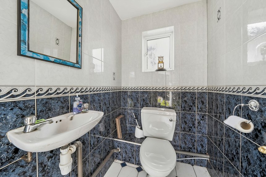 for sale poplar road london 69343 - Gibbs Gillespie