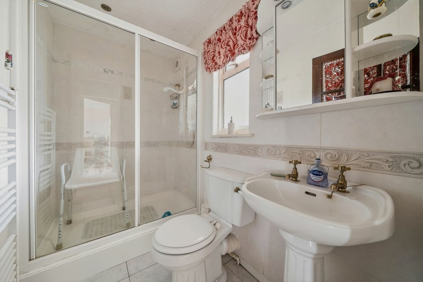 for sale poplar road london 69343 - Gibbs Gillespie
