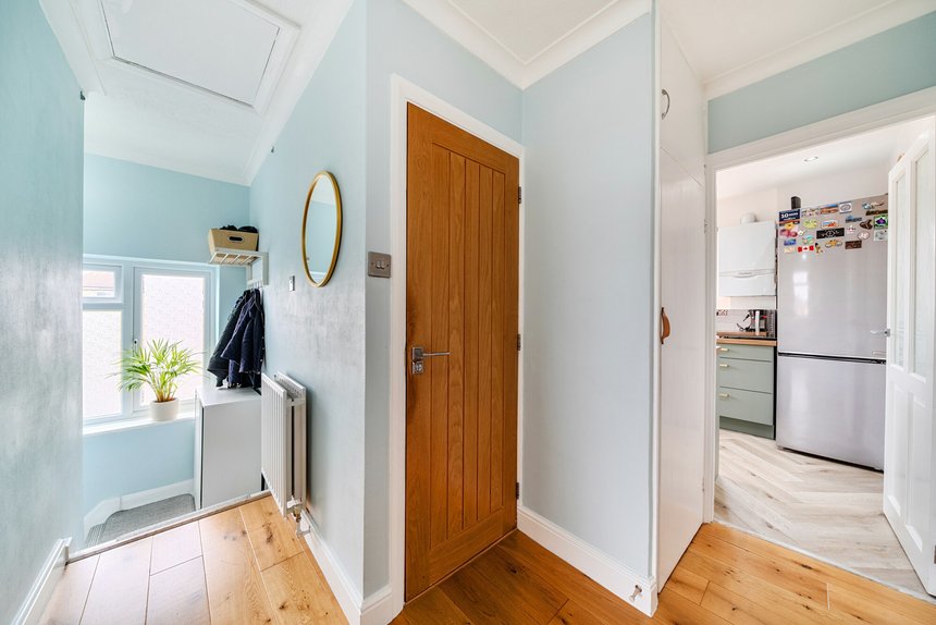 under offer field end road london 69425 - Gibbs Gillespie