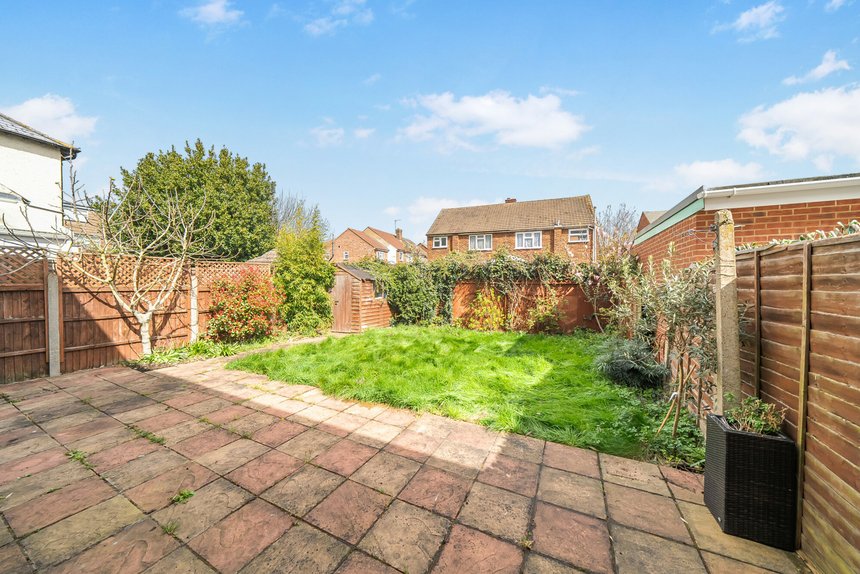 sold hawthorn farm avenue london 69490 - Gibbs Gillespie