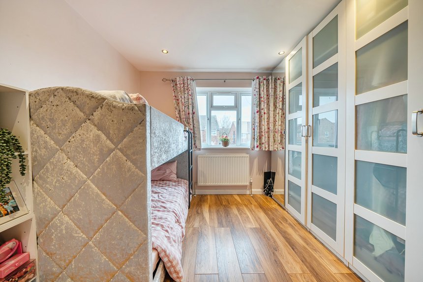 sold hawthorn farm avenue london 69490 - Gibbs Gillespie