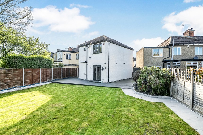 under offer dawlish drive london 69709 - Gibbs Gillespie