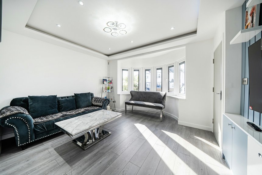 under offer dawlish drive london 69709 - Gibbs Gillespie