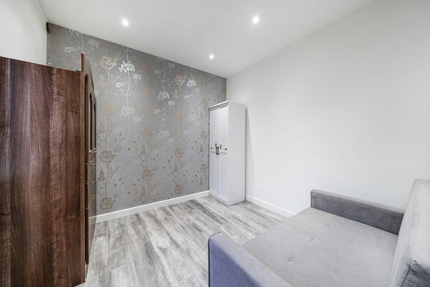 under offer dawlish drive london 69709 - Gibbs Gillespie