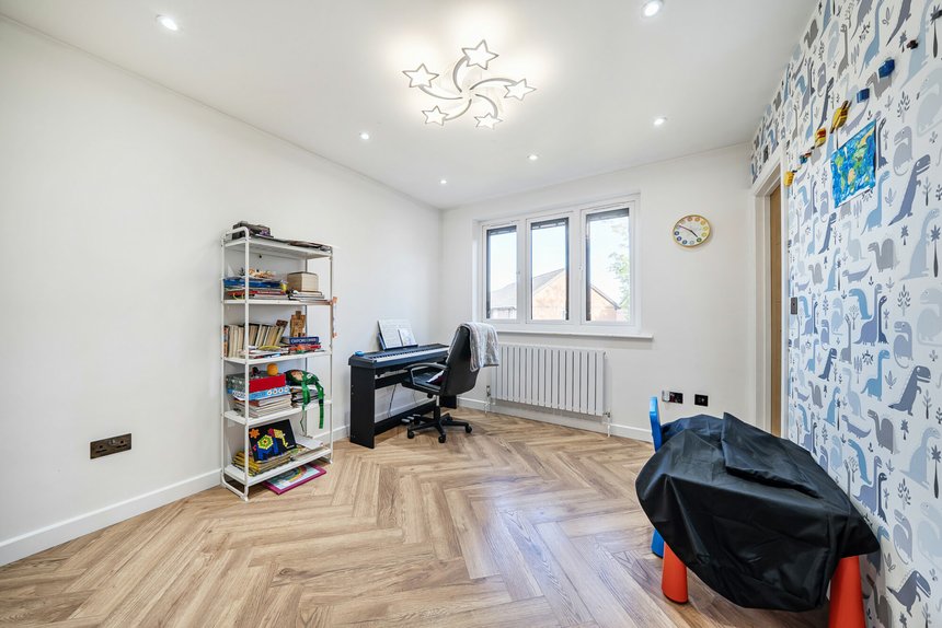 under offer dawlish drive london 69709 - Gibbs Gillespie