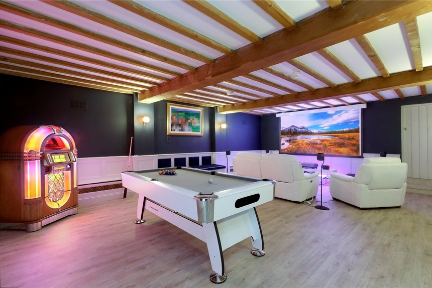 for sale hedgerley lane london 69788 - Gibbs Gillespie