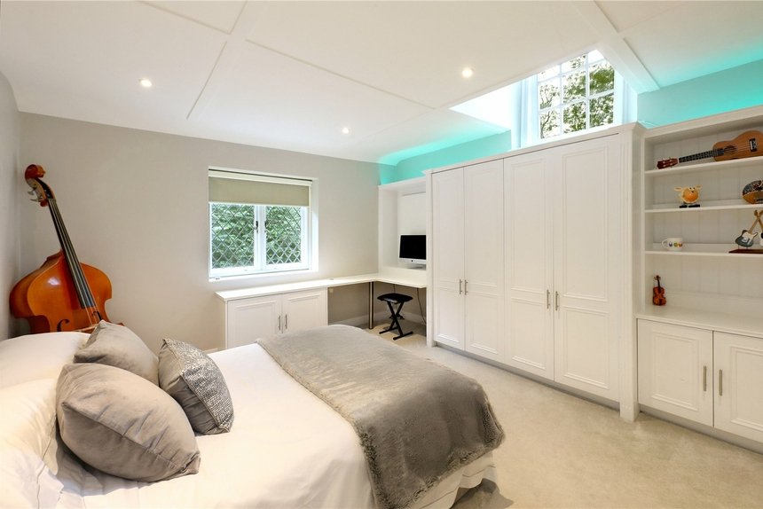 for sale hedgerley lane london 69788 - Gibbs Gillespie
