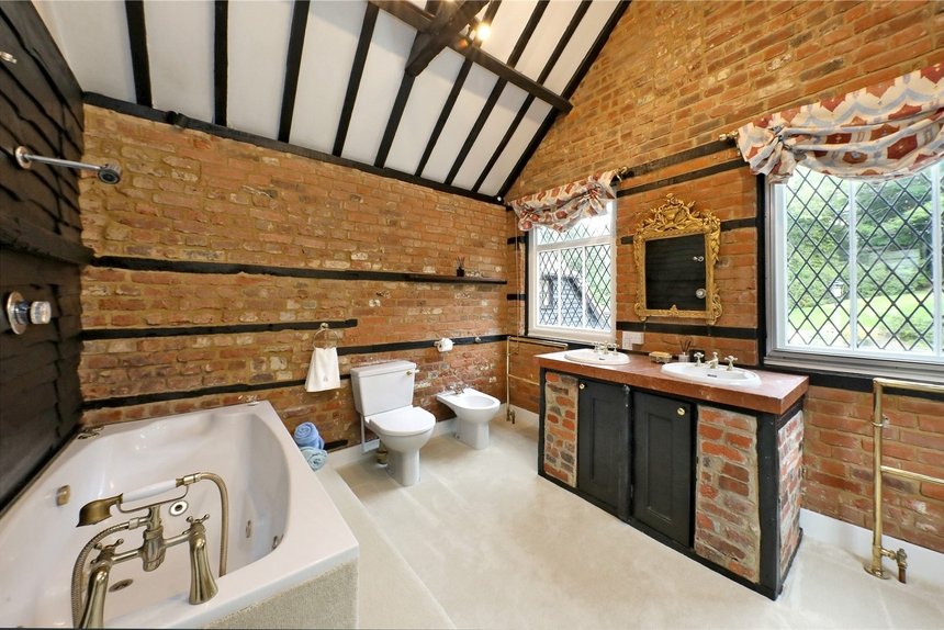 for sale hedgerley lane london 69788 - Gibbs Gillespie