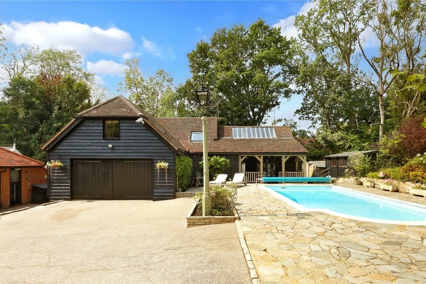 for sale hedgerley lane london 69788 - Gibbs Gillespie