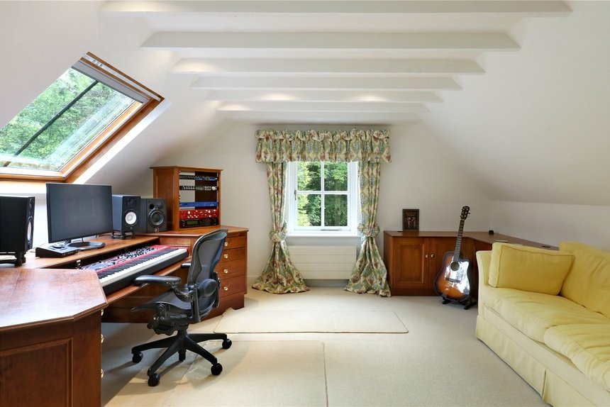 for sale hedgerley lane london 69788 - Gibbs Gillespie