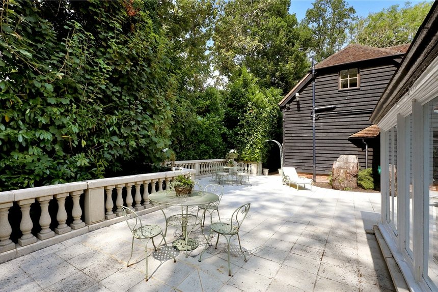 for sale hedgerley lane london 69788 - Gibbs Gillespie