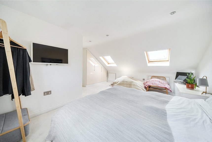 for sale oakwood crescent london 69987 - Gibbs Gillespie