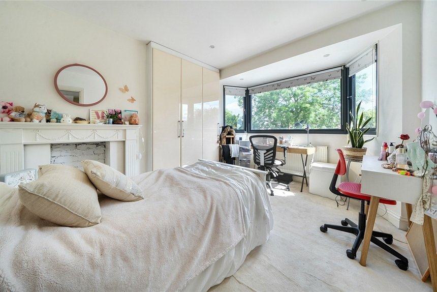 for sale oakwood crescent london 69987 - Gibbs Gillespie