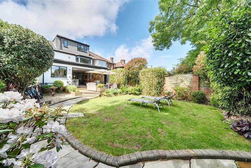 for sale oakwood crescent london 69987 - Gibbs Gillespie