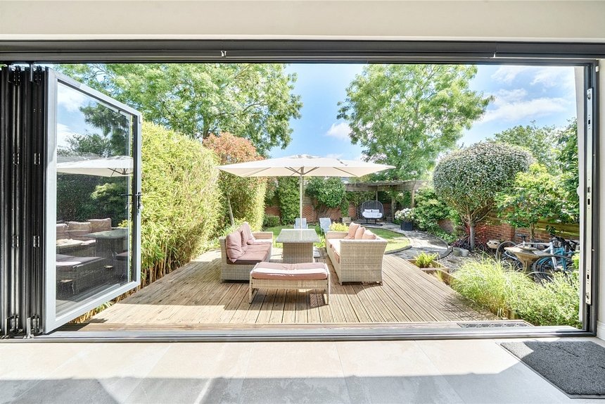 for sale oakwood crescent london 69987 - Gibbs Gillespie