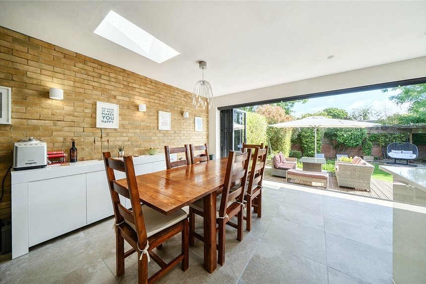for sale oakwood crescent london 69987 - Gibbs Gillespie
