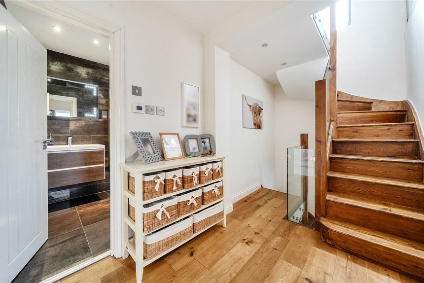 for sale oakwood crescent london 69987 - Gibbs Gillespie