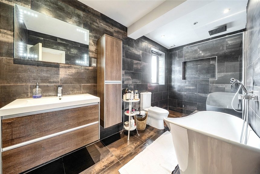 for sale oakwood crescent london 69987 - Gibbs Gillespie