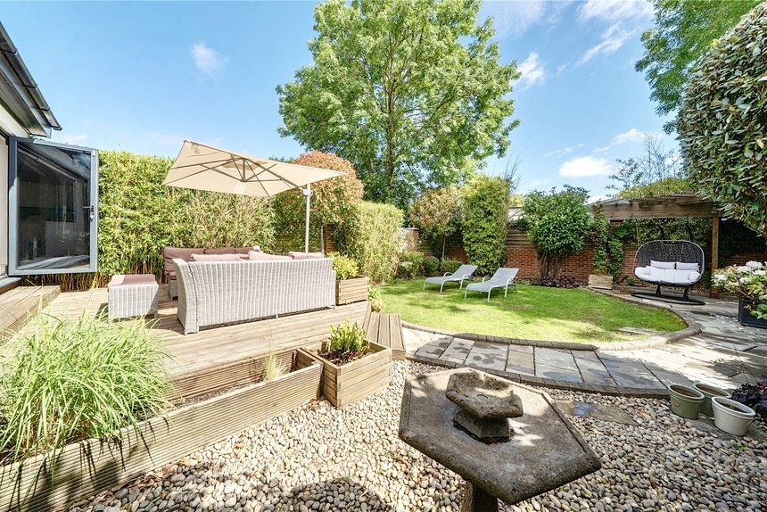 for sale oakwood crescent london 69987 - Gibbs Gillespie