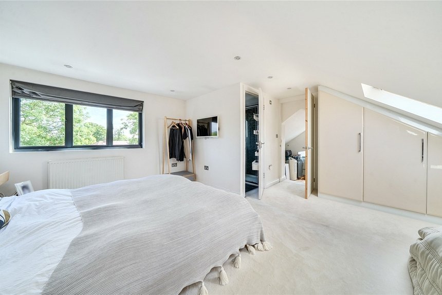 for sale oakwood crescent london 69987 - Gibbs Gillespie