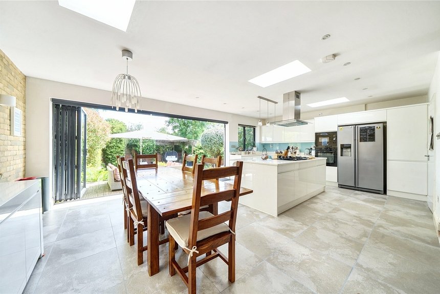 for sale oakwood crescent london 69987 - Gibbs Gillespie