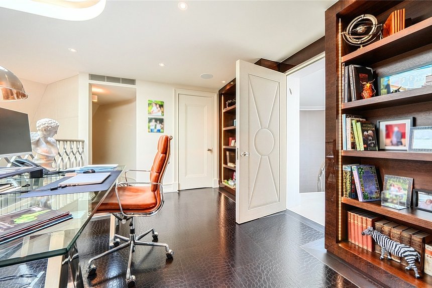 under offer priory drive london 70078 - Gibbs Gillespie