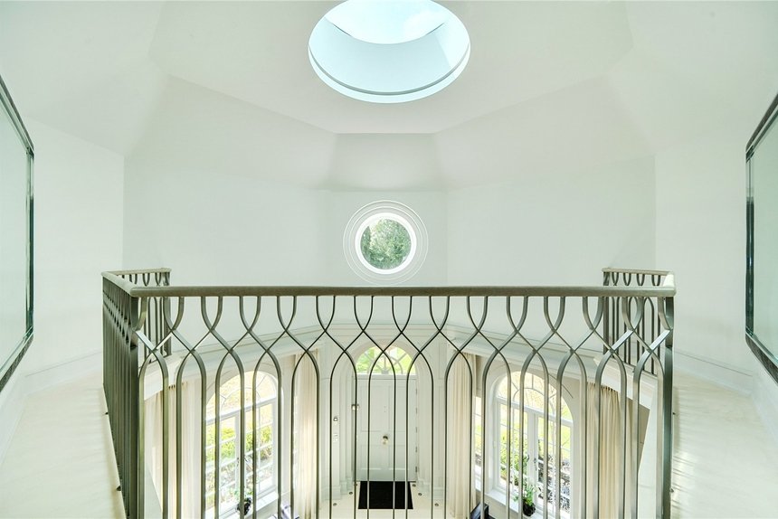 under offer priory drive london 70078 - Gibbs Gillespie