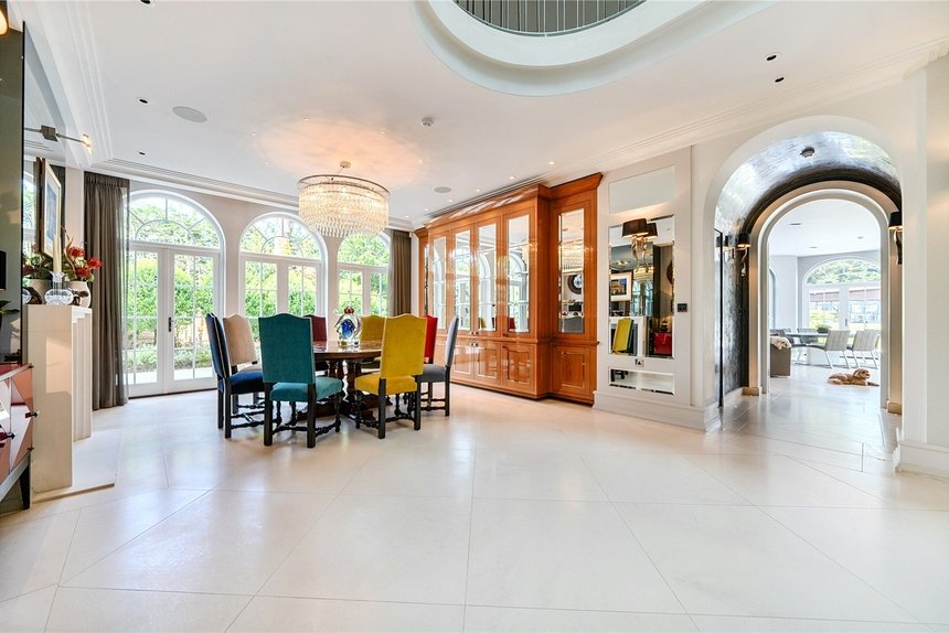 under offer priory drive london 70078 - Gibbs Gillespie