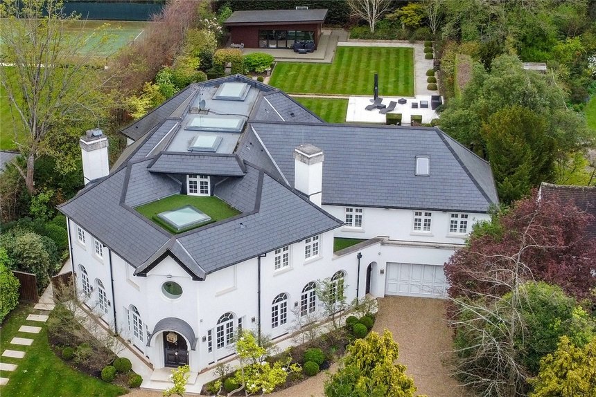 under offer priory drive london 70078 - Gibbs Gillespie