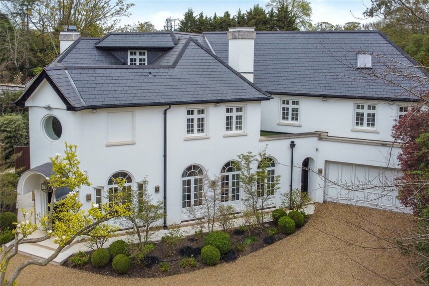 under offer priory drive london 70078 - Gibbs Gillespie