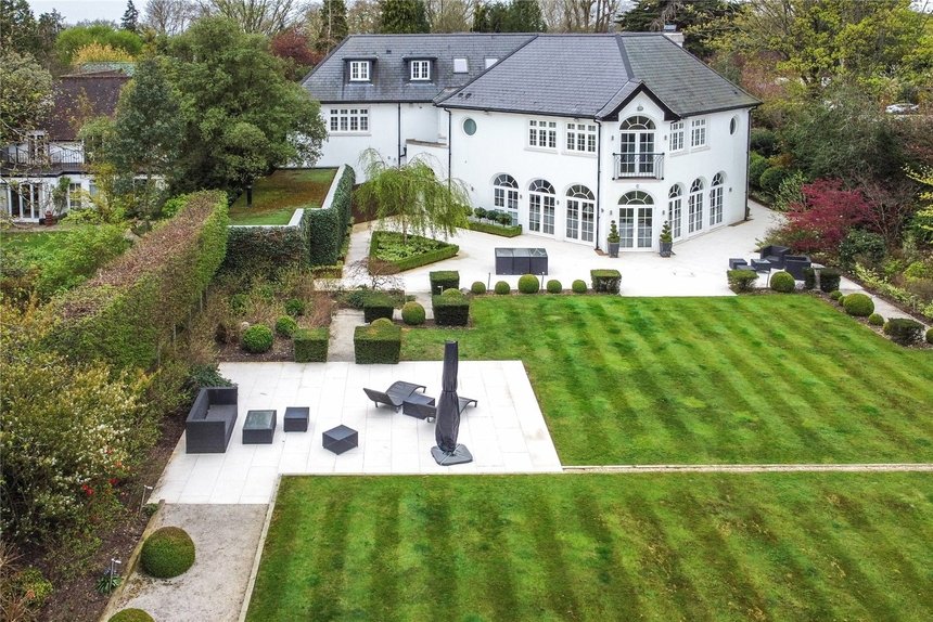 under offer priory drive london 70078 - Gibbs Gillespie
