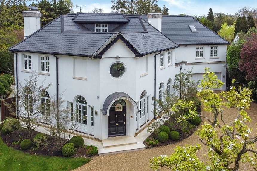 under offer priory drive london 70078 - Gibbs Gillespie