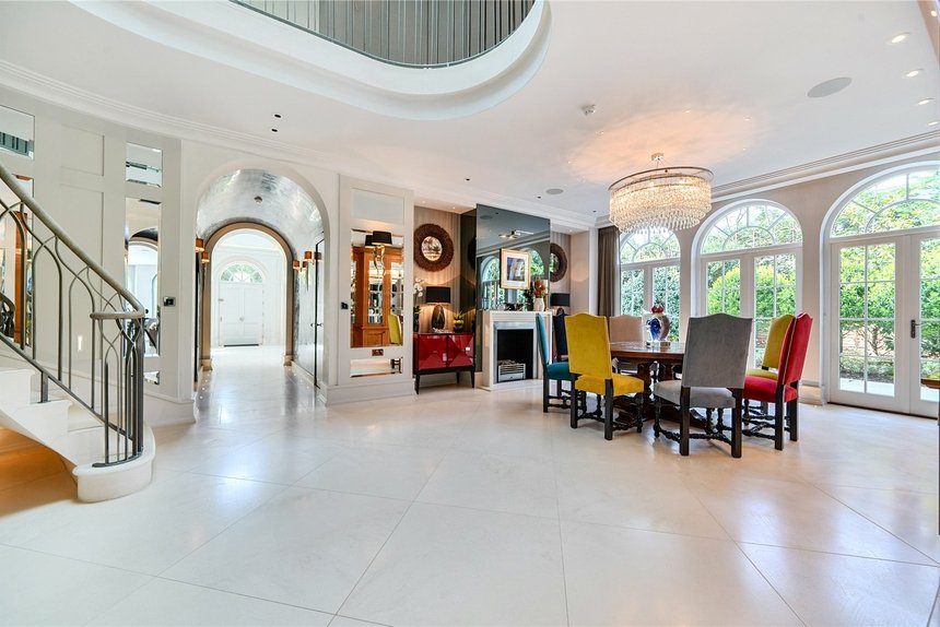under offer priory drive london 70078 - Gibbs Gillespie