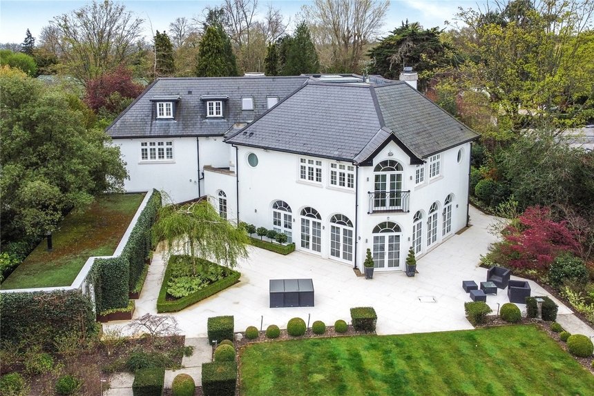 under offer priory drive london 70078 - Gibbs Gillespie