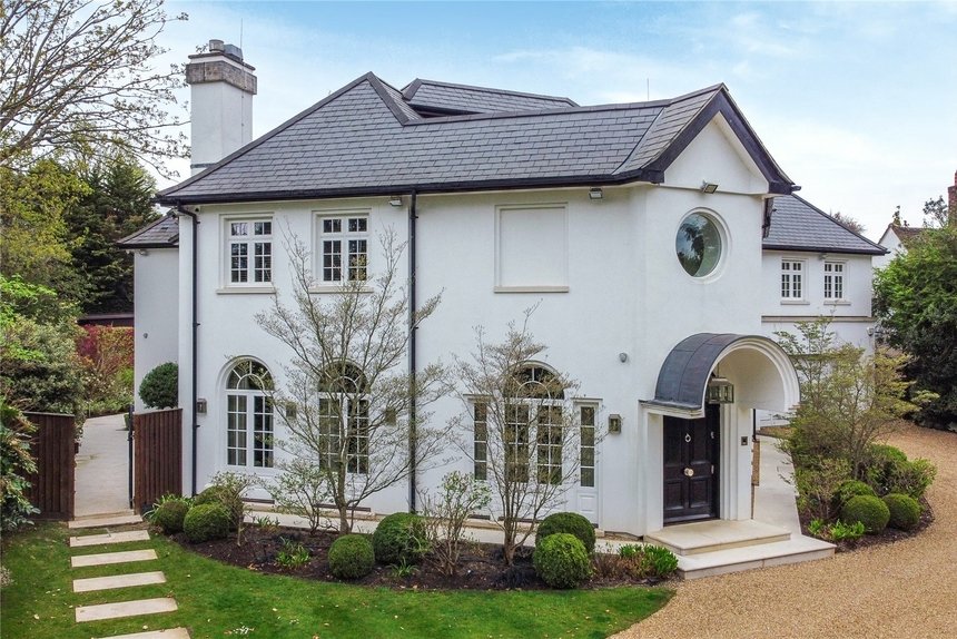 under offer priory drive london 70078 - Gibbs Gillespie