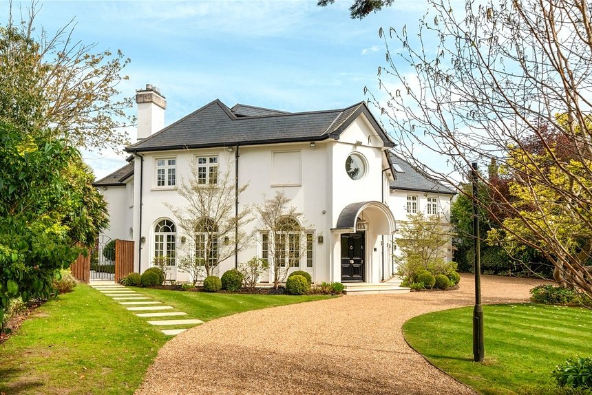 under offer priory drive london 70078 - Gibbs Gillespie